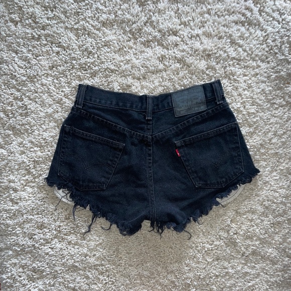 Levi’s 505 Shorts - Picture 2 of 3